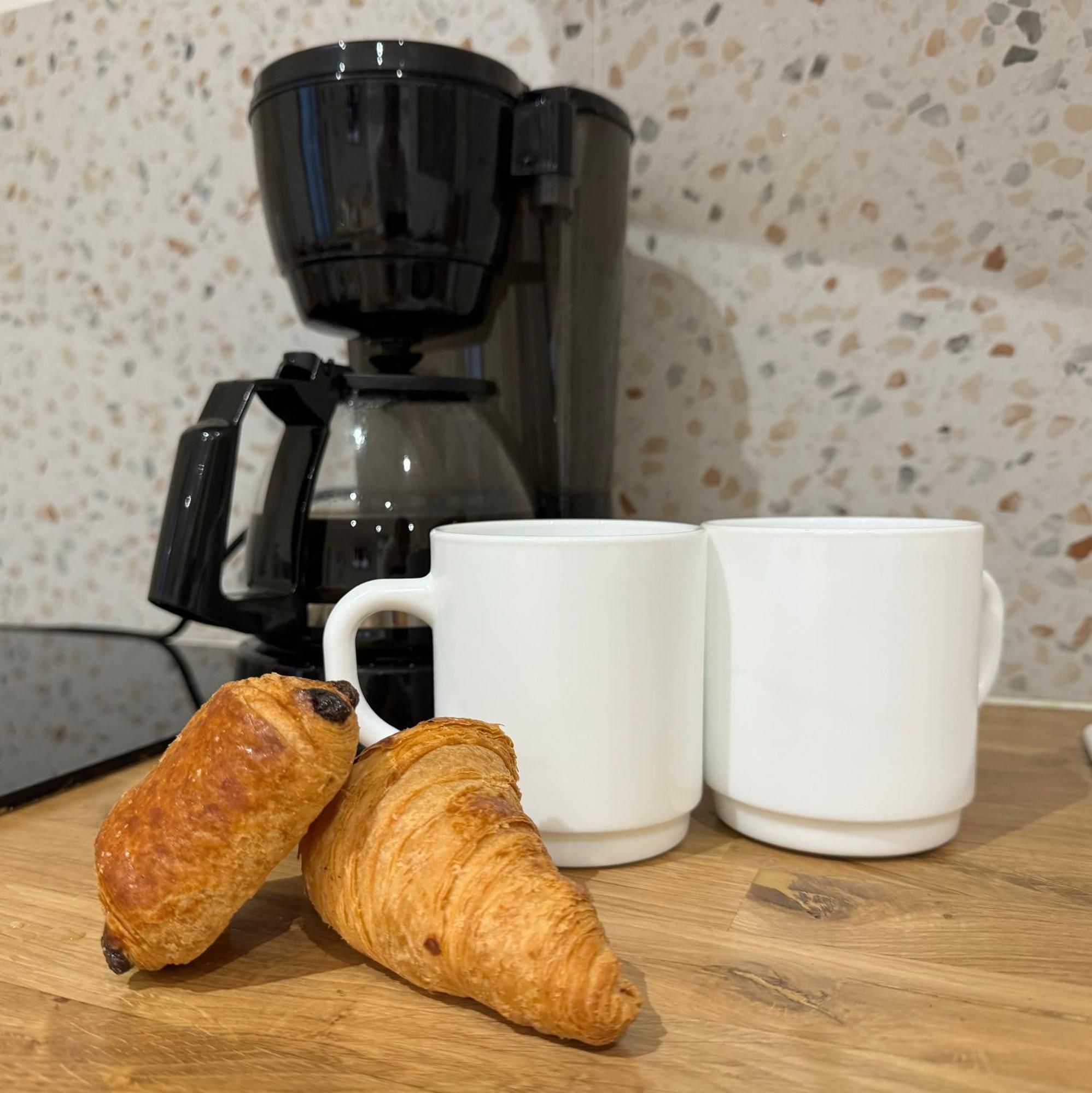Le Rive Droite - Gare Centre - Wifi - Terrasse - Face Remparts Apartment Avignon Bagian luar foto