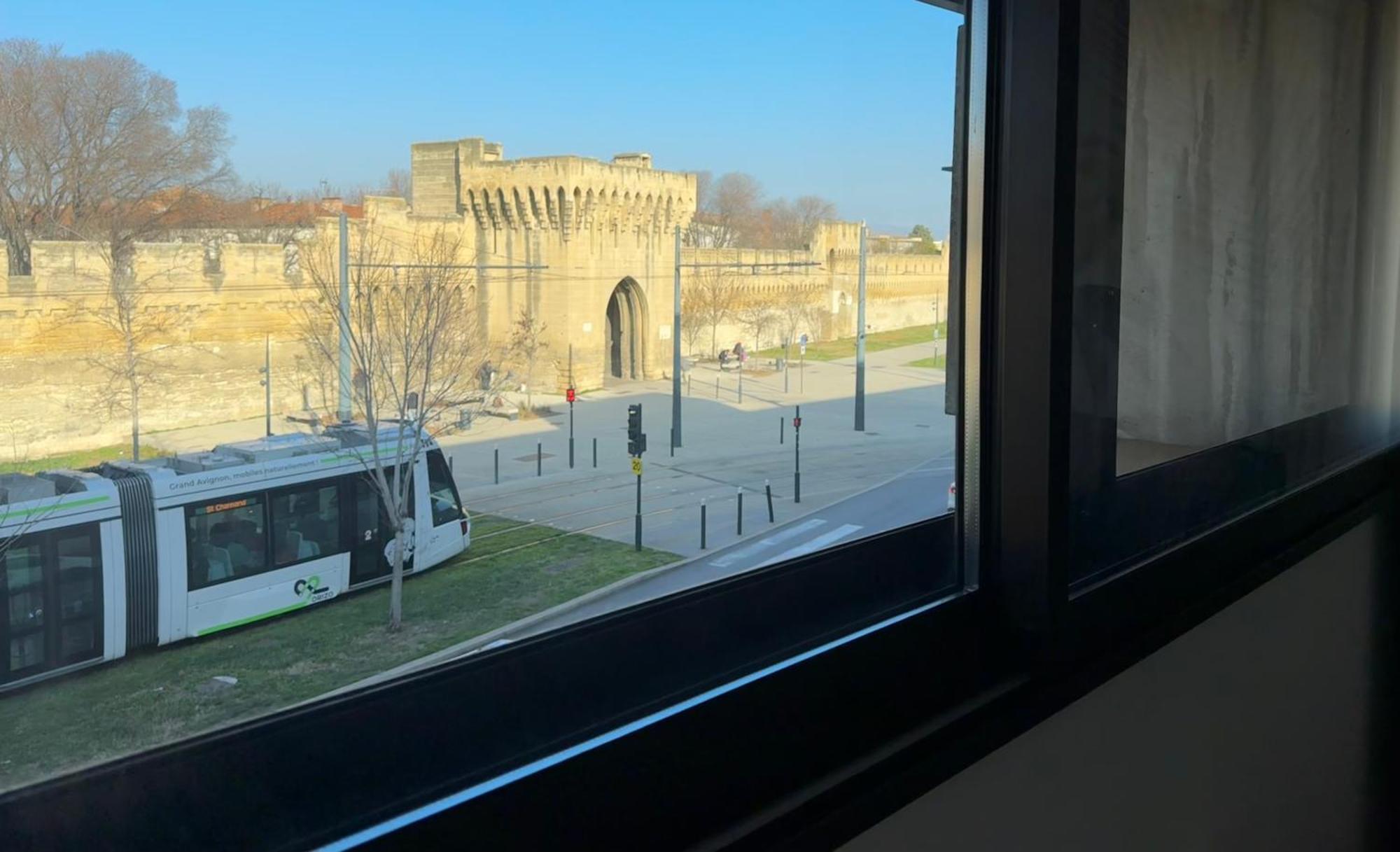 Le Rive Droite - Gare Centre - Wifi - Terrasse - Face Remparts Apartment Avignon Bagian luar foto